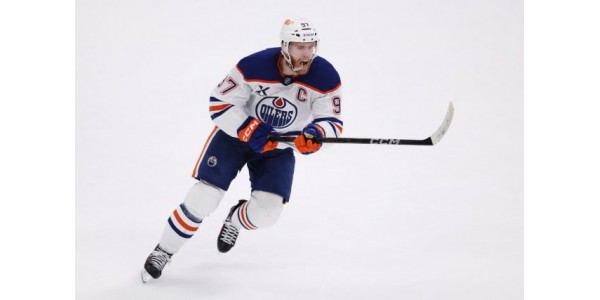 Connor McDavid a finalisé sa prochaine prolongation de contrat avec les Oilers d'Edmonton Connor McDavid a finalisé sa prochaine prolongation de contrat avec les Oilers d'Edmonton